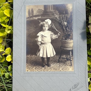アンティークキャビネットカード写真 少女 1800年代後半 1900年代初頭 ミルウォーキー