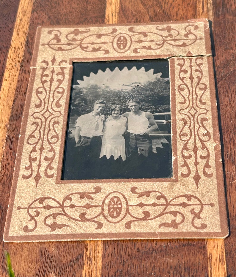 Antique Tin Type Photograph 1920s Flapper Girl With Handsome Men Cardboard Frame Photo image 10