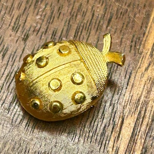 Vintage Ladybug Brooch Trifari Gold Tone Retro Fashion Jewelry