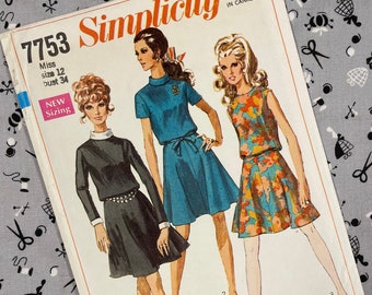 Simplicity 7753 UNCUT Vintage Sewing Pattern for Misses Dress with Detachable Collar & Cuffs Size 12