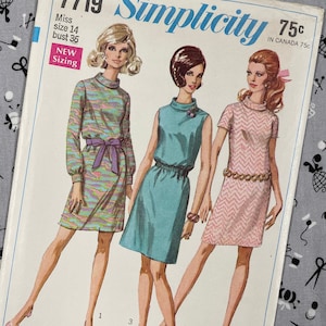 Simplicity 7719 UNCUT Vintage Sewing Pattern for Misses Dress Size 14