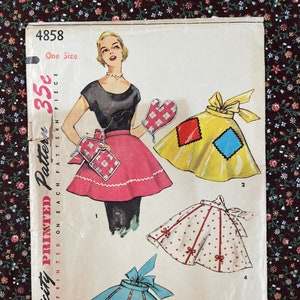 Simplicity 4858 COMPLETE Vintage Sewing Pattern for One Yard Apron & Matching Oven Mitt 1950s image 1