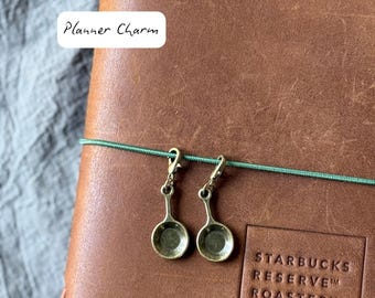 Tiny Frying Pan Planner Charm, Cooking Pan Planner Charm, Traveler’s Notebook Charm, Antique Bronze Frying Pan Notebook Charm, Pan Charm