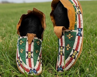 Handmade Beaded Moccasins – Native Style Leather Moccasins MC622
