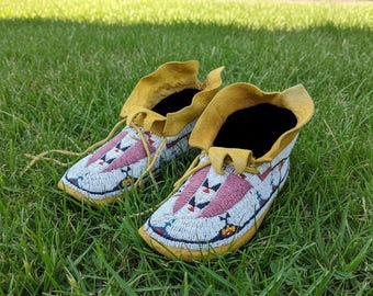 Handmade Beaded Moccasins – Native Style Leather Moccasins MC623