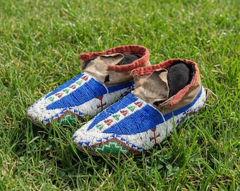 Handmade Beaded Moccasins – Native Style Leather Blue Moccasins MC656