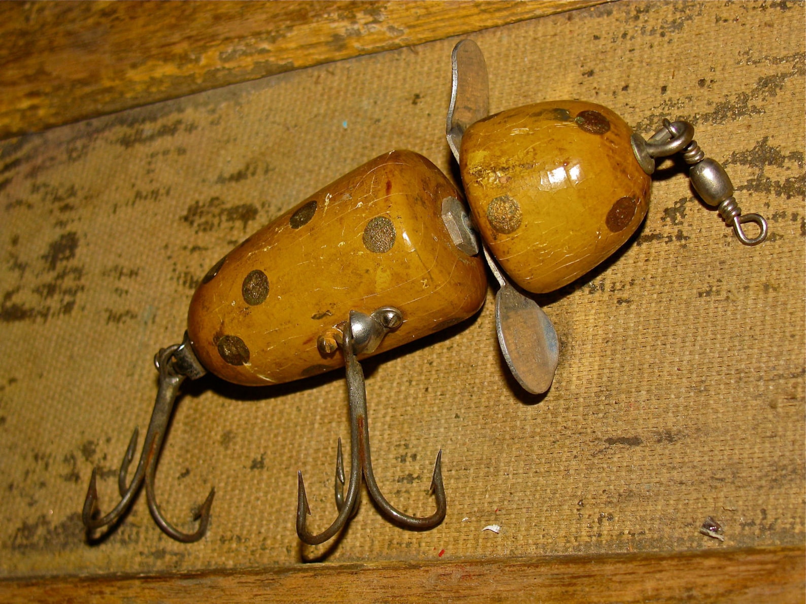 Vintage Wooden Pflueger Globe Fishing Lure Etsy