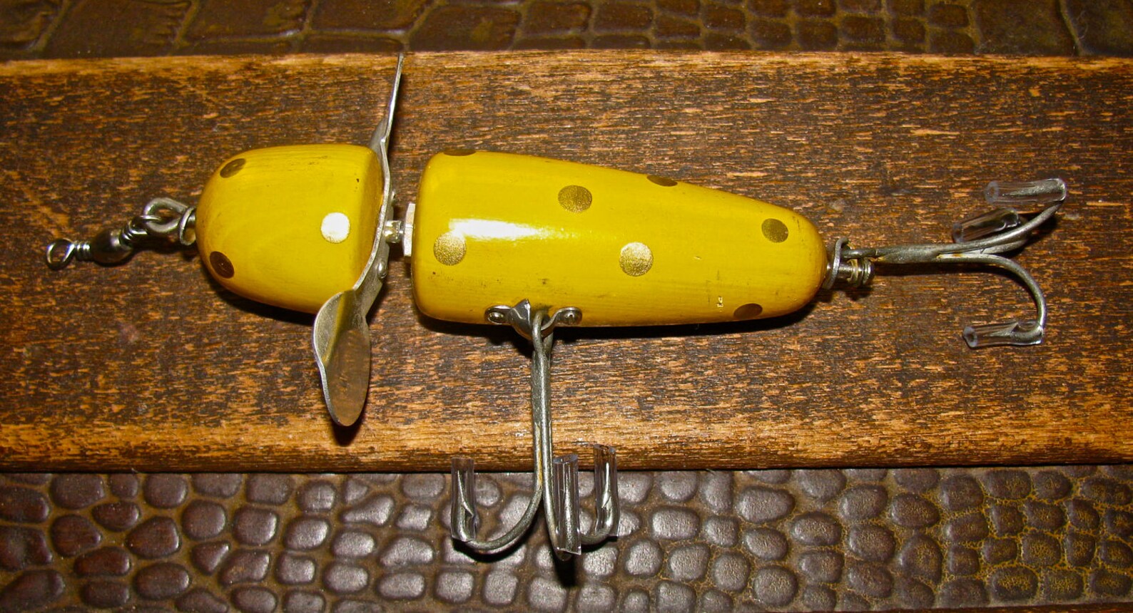 Vintage Wooden Pflueger Globe Fishing Lure Etsy