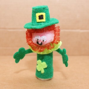 Leprechaun Finger Puppet