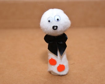 Ghost Finger Puppet