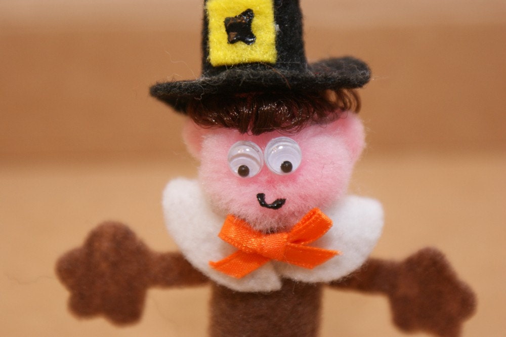 Pilgrim Finger Puppet - Etsy