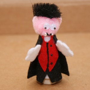 Vampire Finger Puppet
