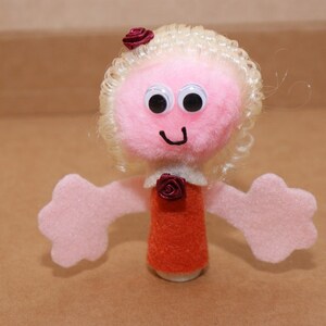 Giantess Finger Puppet