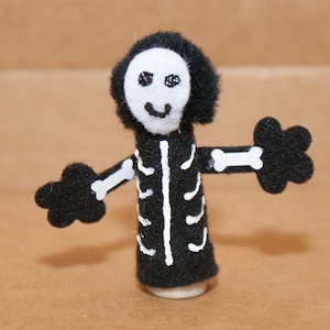 Skeleton Finger Puppet