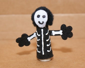 Skeleton Finger Puppet