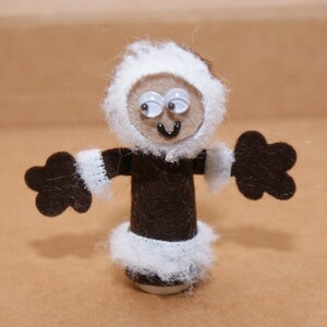Eskimo Finger Puppet