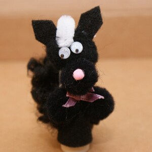 Skunk Finger Puppet
