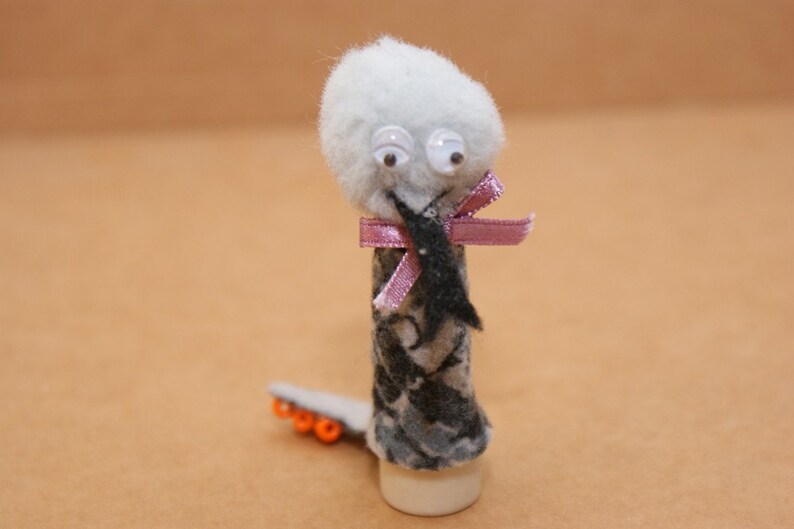 Snake Finger Puppet image 1