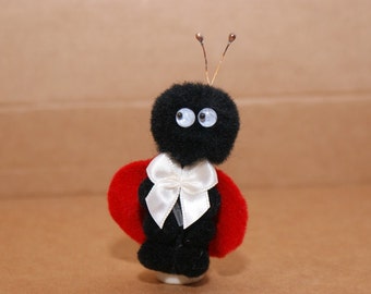 Ladybug Finger Puppet