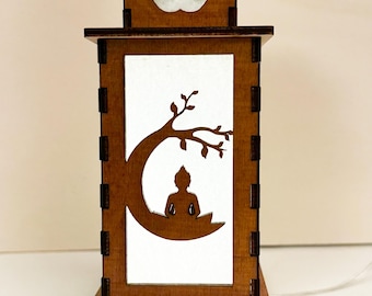 Buddha Baum des Lebens leuchtende Nachtlampe Laterne, kleine hölzerne buddhistische Meditationslampe, einzigartiges Yoga Geschenk, Meditation Wohnkultur Laterne