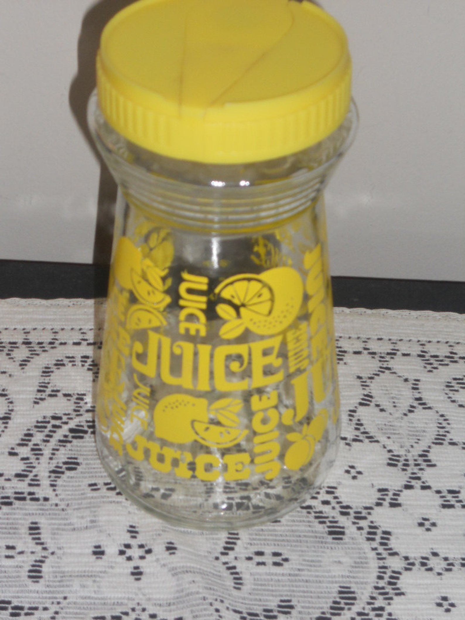 Vintage Clear GLASS JUICE CONTAINER With Yellow Flip Open Lid Retro