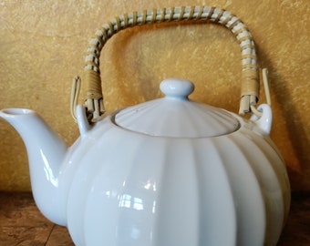 Vintage Japanese White Ribbed Tea Pot w/ Lid with Bamboo Straw Handle