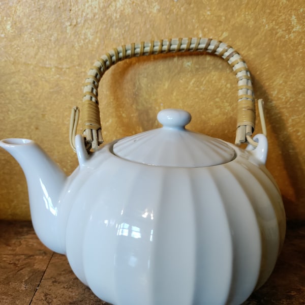 Vintage Japanese White Ribbed Tea Pot w/ Lid with Bamboo Straw Handle