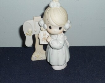 PRECIOUS MOMENTS  Figurine Sharing The Good News Together by Enesco