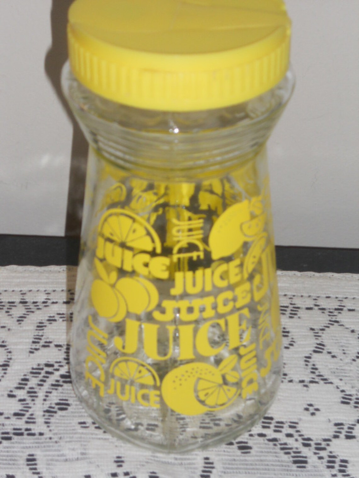 Vintage Clear GLASS JUICE CONTAINER With Yellow Flip Open Lid Retro