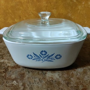 Vintage CORNINGWARE BLUE CORNFLOWER 1.5 Quart Casserole Dish with Lid-Mid Century Bakeware-Classic Pyroceram Cookware