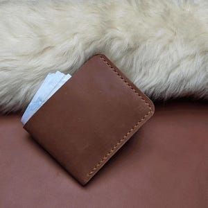 Cartera plegable hecha a mano - Cartera de cuero hecha a mano y cosida a mano - Cuero bruñido de grano completo y Crazy H - Cosida a mano - Acabada a mano
