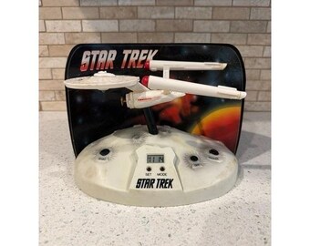 Reloj despertador de sobremesa vintage con pantalla funcional de la USS Enterprise de Star Trek