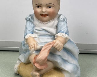 Piano de porcelana Bisque para bebé, maceta con forma de bebé sentado sobre una almohada, calcetines fuera, raro, vintage