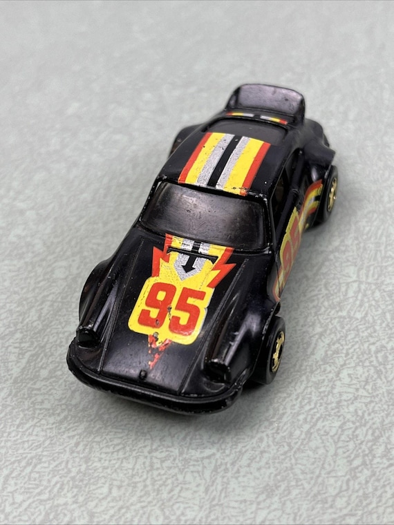 Vintage 1974 Hot Wheels Porsche P-911 Black #95 Gold Rim Die Cast