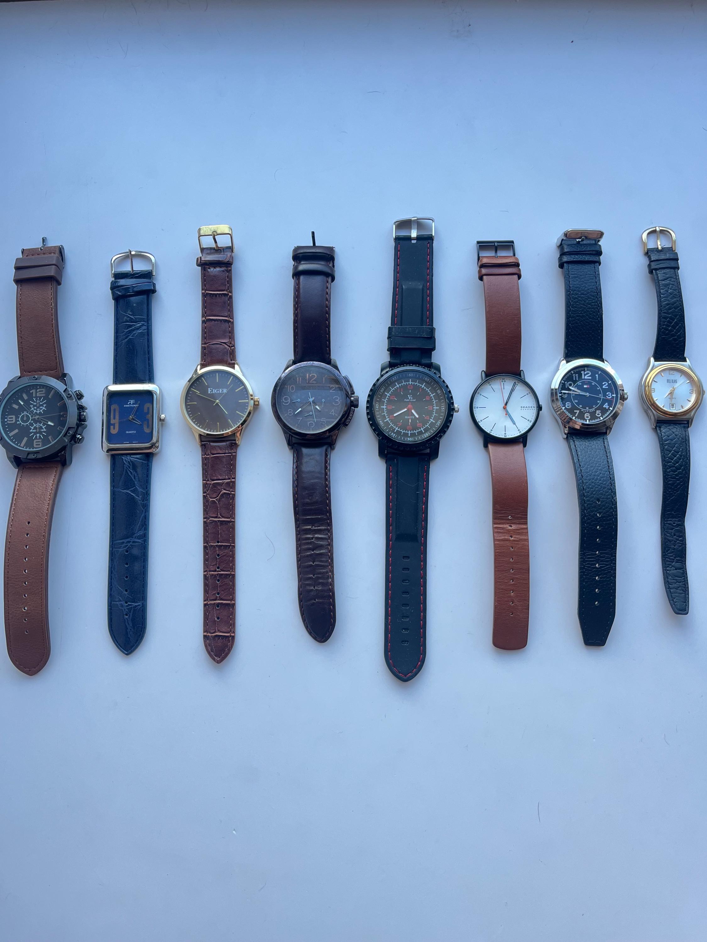 Brand New GUESS Vintage Women\'s Leather Watch Set, 3 wrist bands colors. GUESS Leather Band Square Wristwatches for sale - eBay main image 2