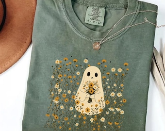 Comfort Colors Cute Ghost in Wildflowers Shirt, Spooky Fall Aesthetic Halloween Floral Tee, Retro Hallowen Shirt, Halloween Floral Ghost Tee
