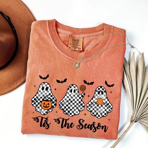 Tis The Season Halloween Shirt, Halloween Comfort Colors Shirt, Retro Ghost Shirt, Cute Fall Shirt, Women&#39;s Halloween Tee,Pumpkin Season Tee