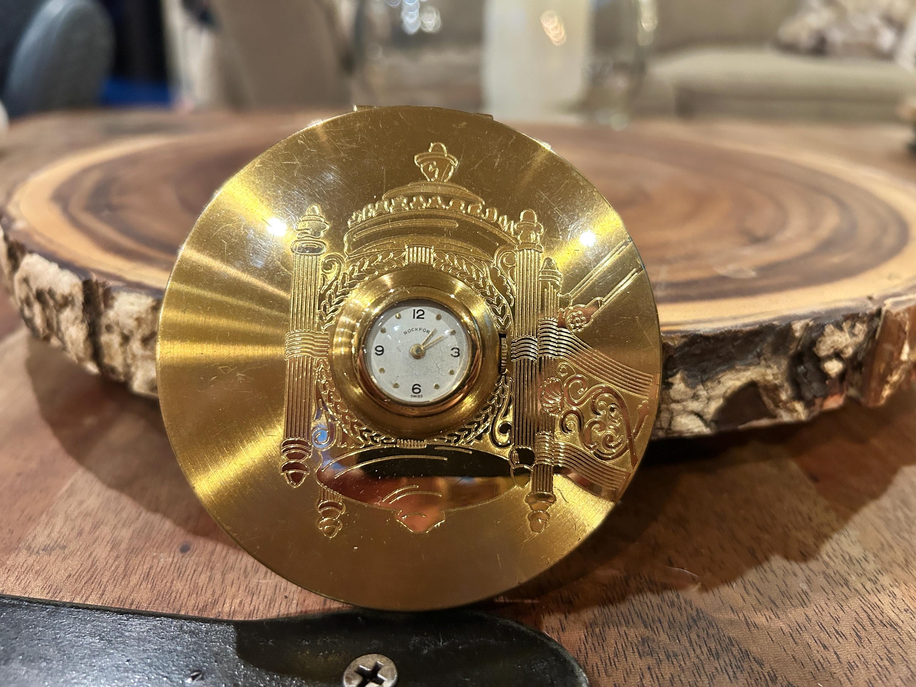 1935 Ladies compact with Illinois Watch Co clock in lid- RARE FIND! It works!!