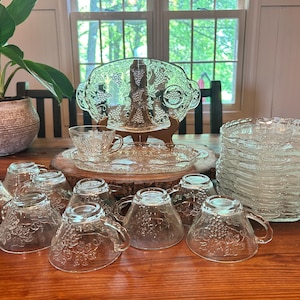 Anchor Hocking 1960’s Serva-snack platters with cups  in grape pattern -set of 10!!!