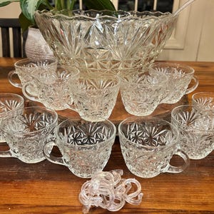 Anchor Hocking Arlington Punch Bowl Set: Vintage Fan and Diamond