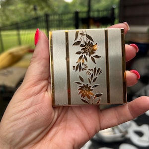 Vintage Elgin American Compact | Gold Floral Striped Powder Compact with Mirror