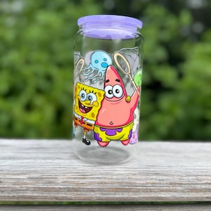 Kubek SpongeBob Patrick Star | 16-uncjowy szklany kubek | Zabawny kreskówkowy kubek plażowy | Letni kubek mrożonej kawy | Prezent dla najlepszego przyjaciela | Ocean Vibes