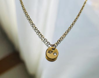 Collier pendentif Saturne- Charm plaqué or estampé à la main avec strass- Bijoux planète- cadeau céleste pour elle