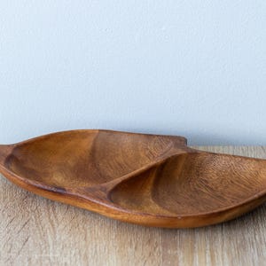 Vintage Wood Hand Carved Leaf Nut Tray Bowl Home Decor Accent. Made in Philipines