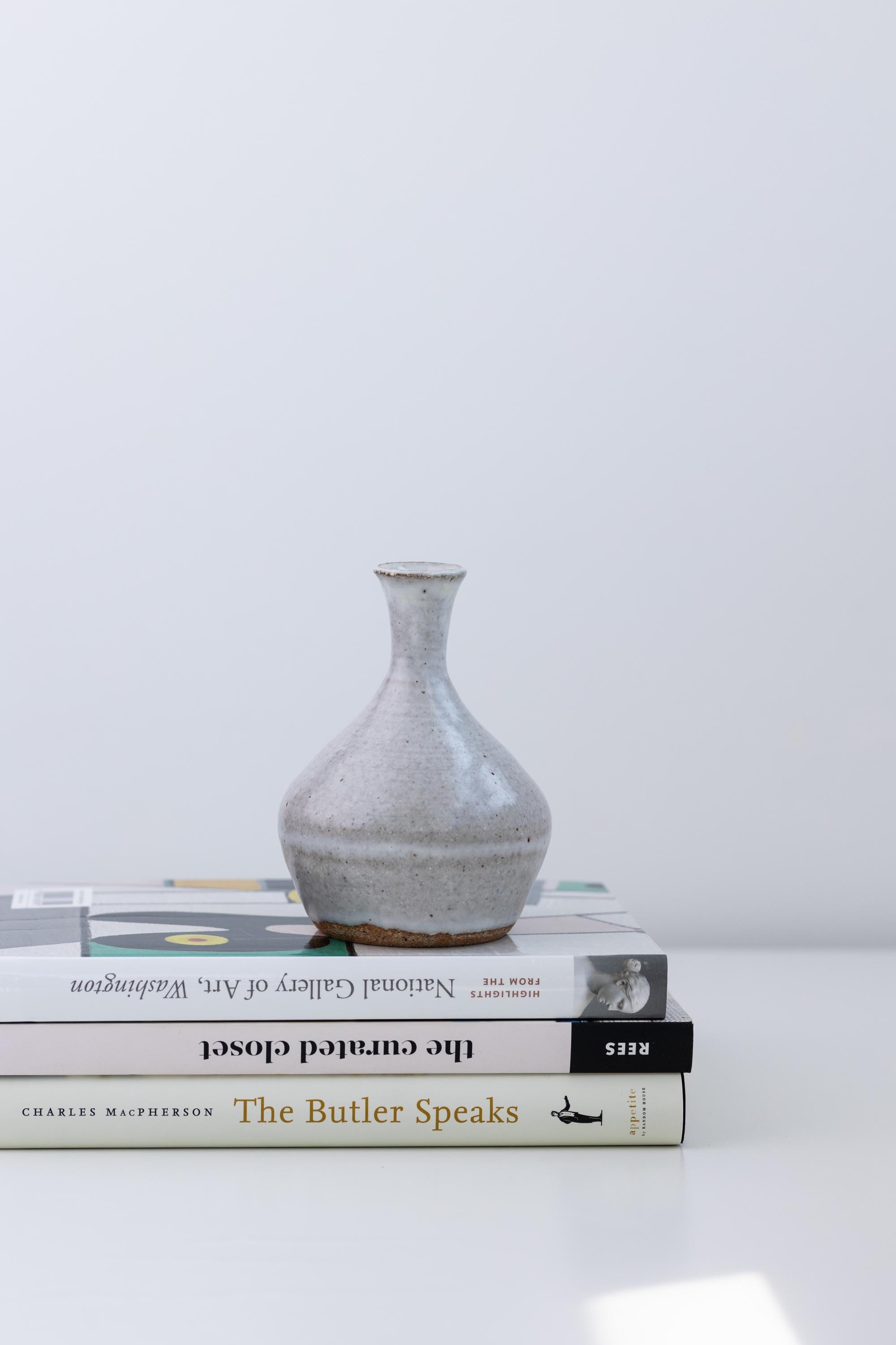 スタジオ　ポタリー Vintage Studio Pottery Salt Glaze Vase With Artist Mark - Etsy