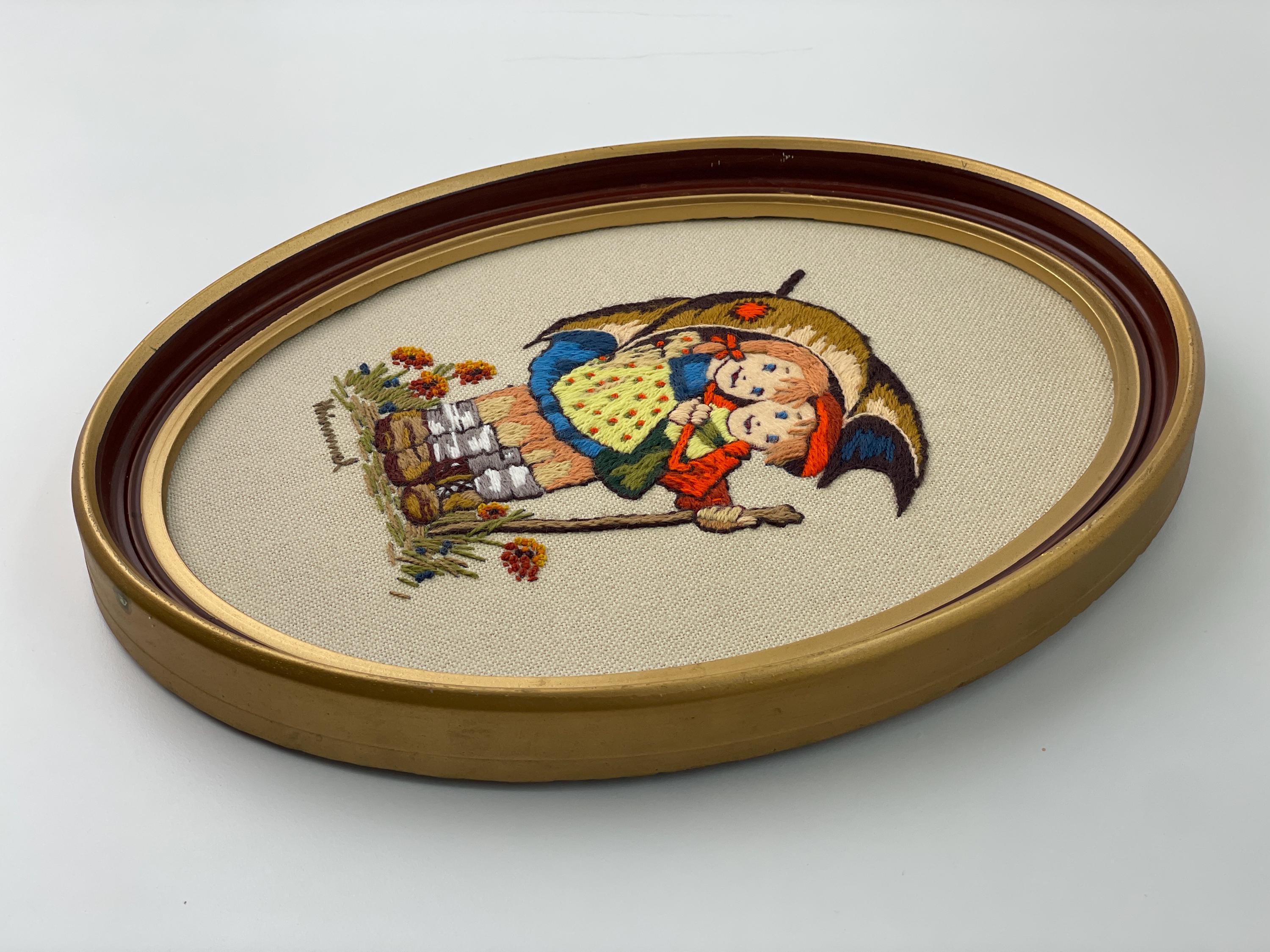 Broderie Crewel vintage : travaux d'aiguille floraux faits