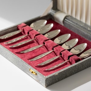 Fascination silverplate. Set of vintage silver tea spoons. Made in Canada
