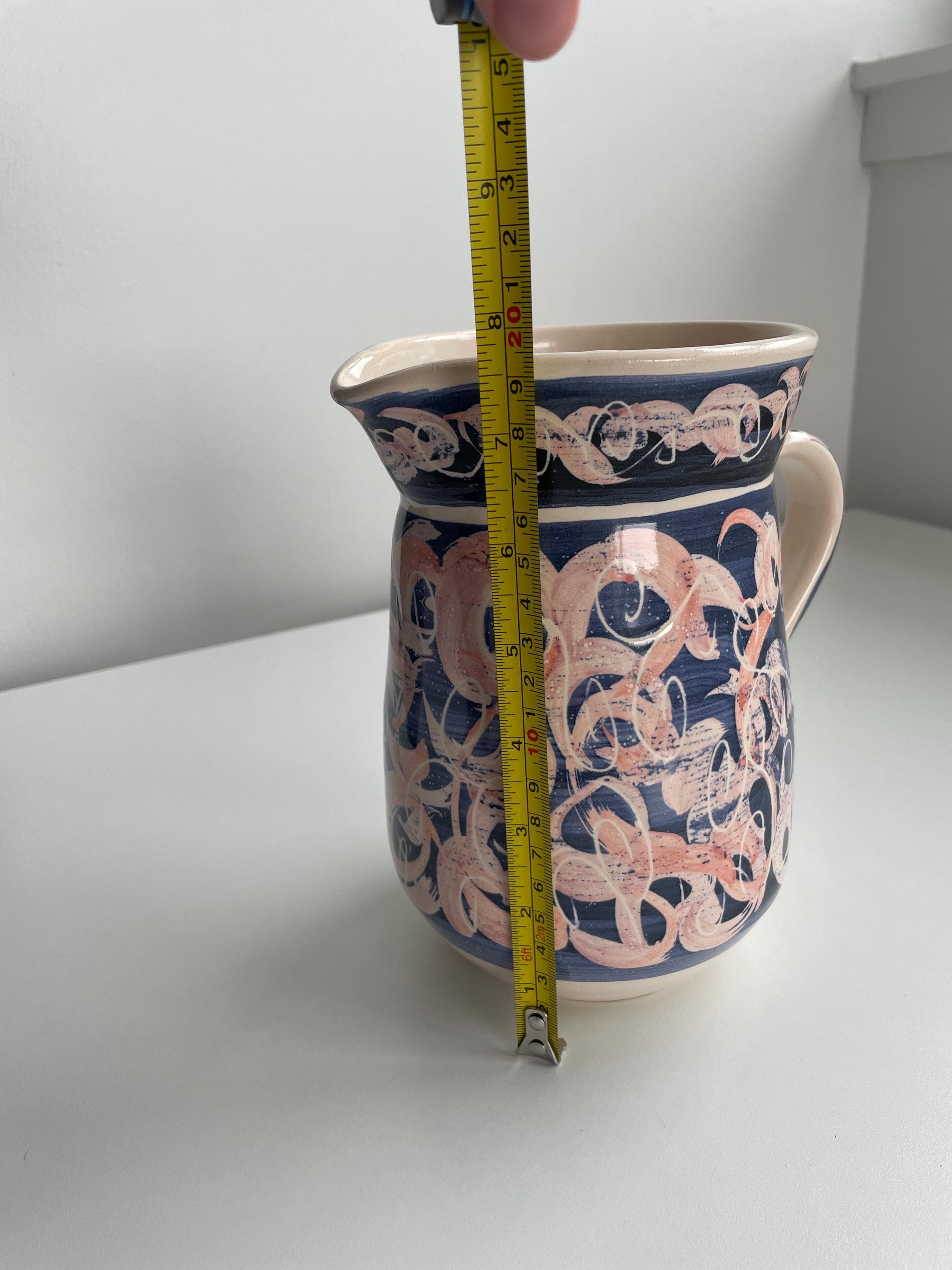 陶器のピッチャーまたは青とピンクの抽象的なデザイン - Etsy 日本