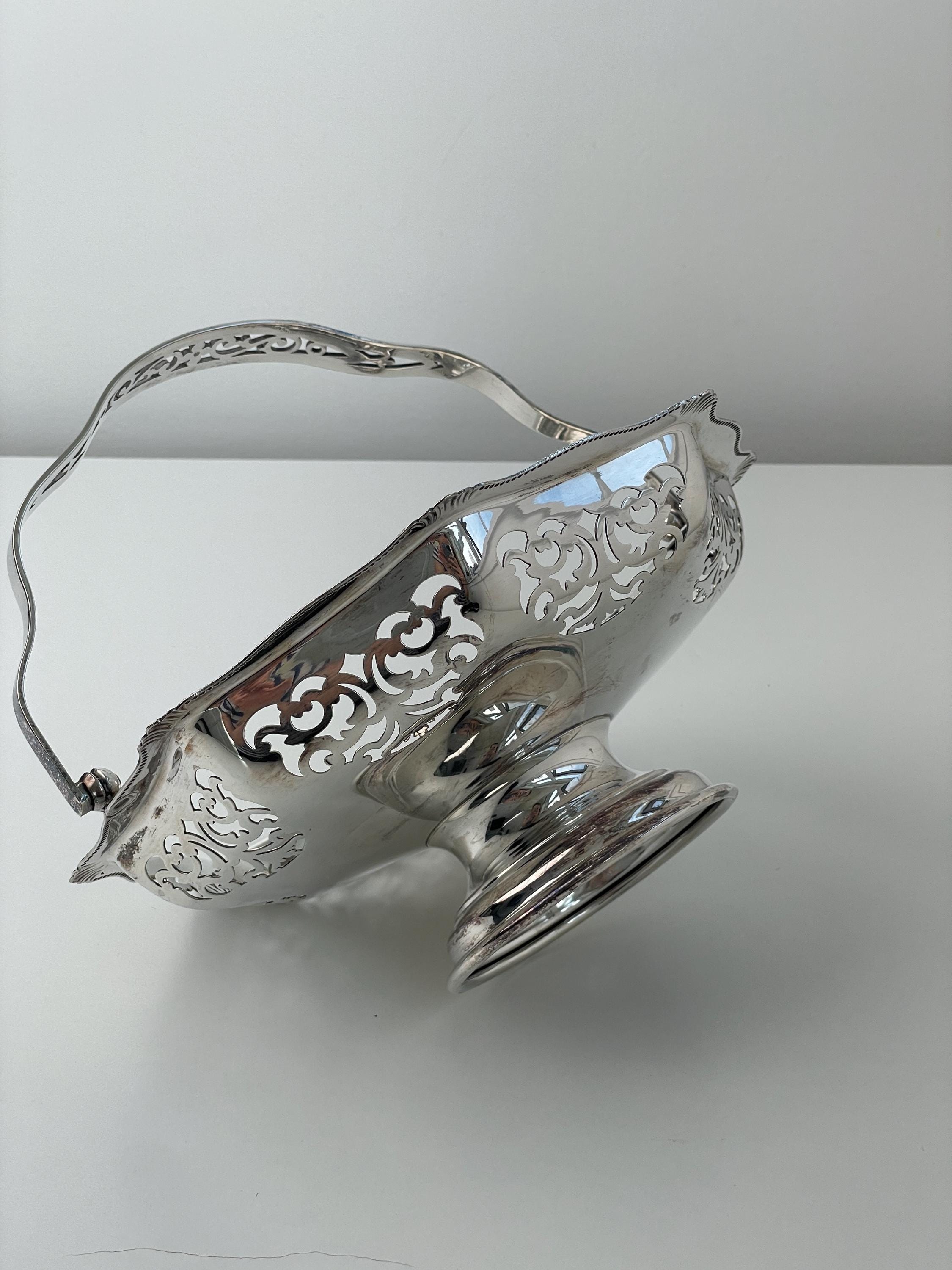 ヴィンテージ シルバーメッキ バスケット ハンドル付き イギリス製