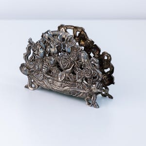 Vintage Silber Serviettenhalter mit Rosen in einem Korb